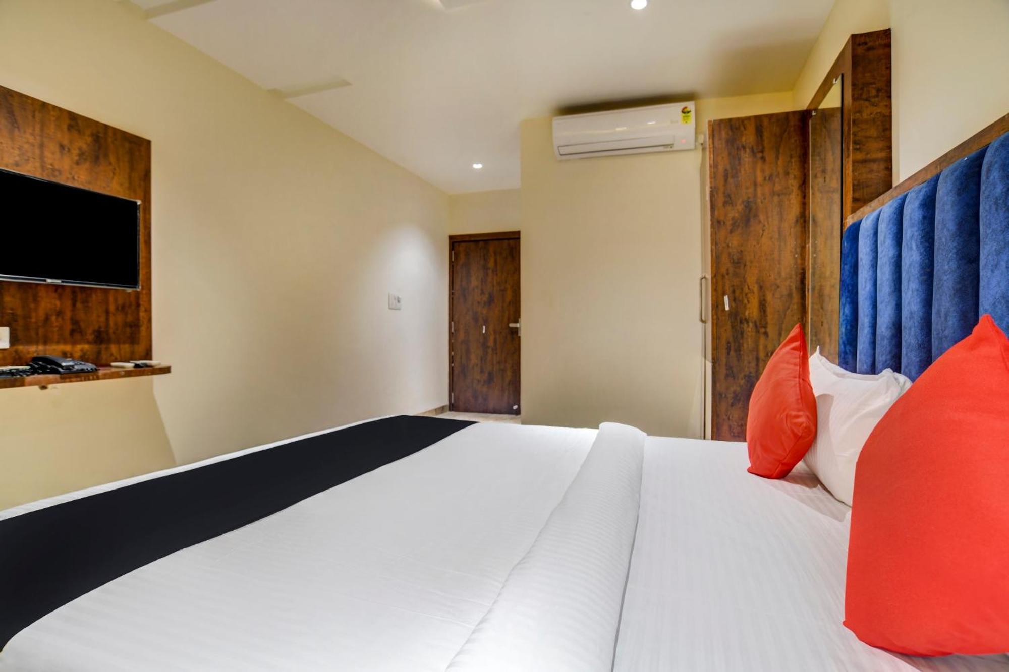 Capital O Abri Krishna Hotel Indore Exterior foto